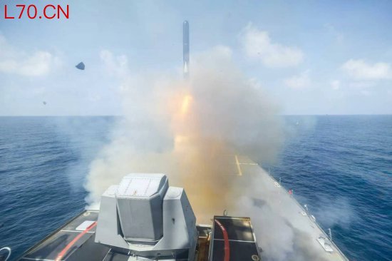 2月28日，斯普鲁恩斯号驱逐舰发射一枚战斧对陆攻击导弹，以支持“史诗狂怒行动”。