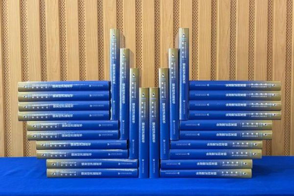 银发经济市场规模预期超30万亿元 品质消费成趋势